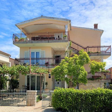 Apartments Lirio Umago Exterior foto
