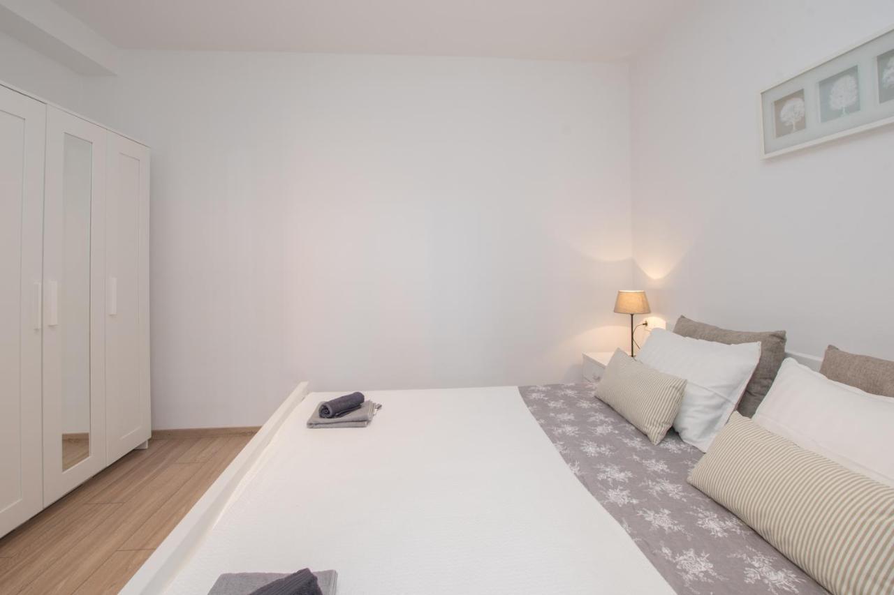 Apartments Lirio Umago Exterior foto