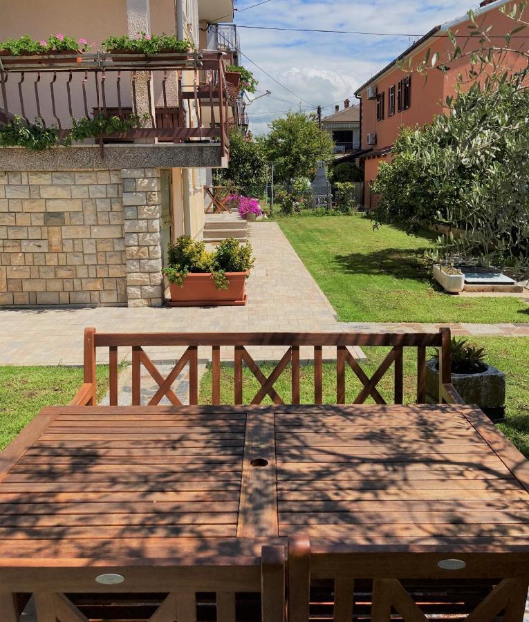 Apartments Lirio Umago Exterior foto